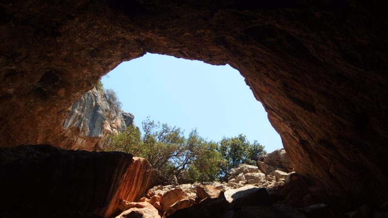 Η θέα από το εσωτερικό του Σπηλαίου