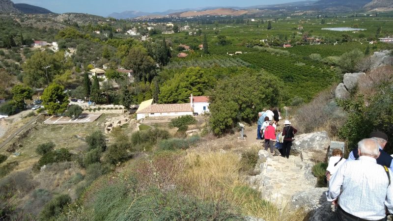 Κατεβαίνοντας από την ακρόπολη.